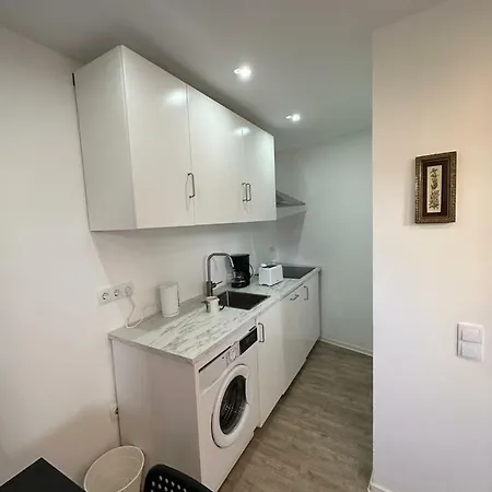 Апартаменты Charmantes 2-etagen Haeuschen- Koeln-phantasialand