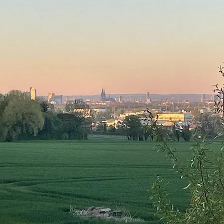 Charmantes 2-etagen Haeuschen- Koeln-phantasialand Хюрт