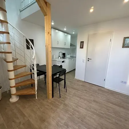 Charmantes 2-etagen Haeuschen- Koeln-phantasialand Апартаменты *