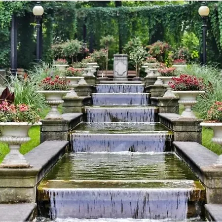 Апартаменты Charmantes 2-etagen Haeuschen- Koeln-phantasialand