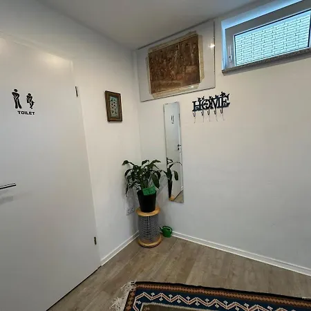 Charmantes 2-etagen Haeuschen- Koeln-phantasialand