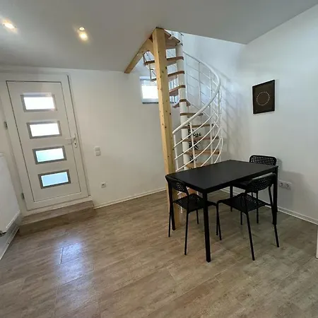 Charmantes 2-etagen Haeuschen- Koeln-phantasialand