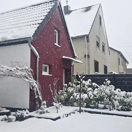 Charmantes 2-etagen Haeuschen- Koeln-phantasialand