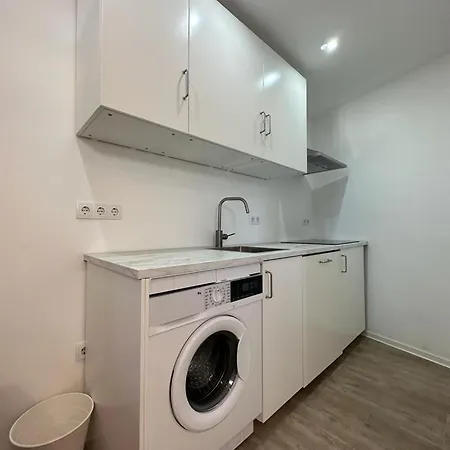 Апартаменты Charmantes 2-etagen Haeuschen- Koeln-phantasialand Хюрт