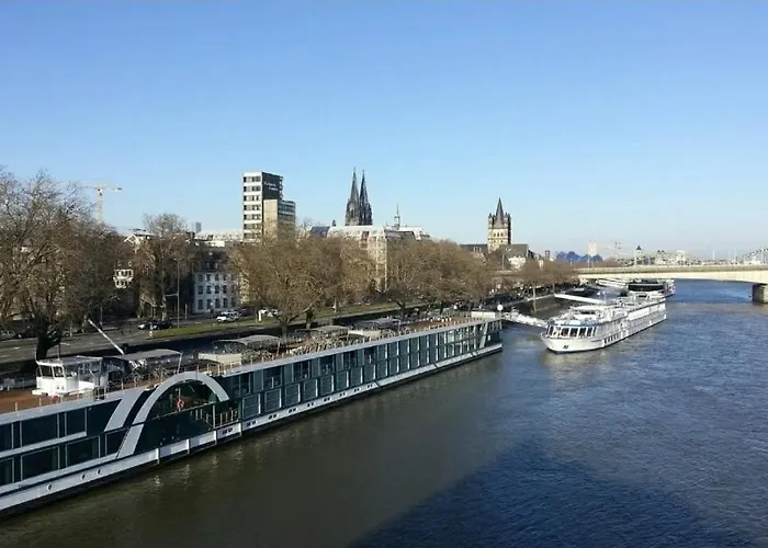 Charmantes 2-etagen Haeuschen- Koeln-phantasialand 公寓