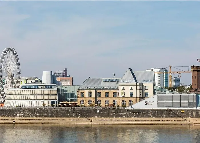 公寓 Charmantes 2-etagen Haeuschen- Koeln-phantasialand 胡尔特