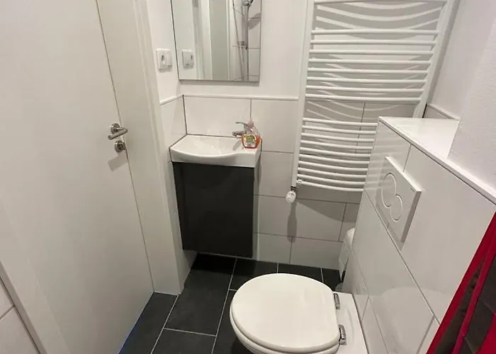 Charmantes 2-etagen Haeuschen- Koeln-phantasialand *