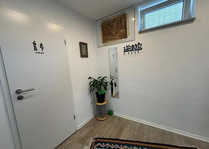 Charmantes 2-etagen Haeuschen- Koeln-phantasialand