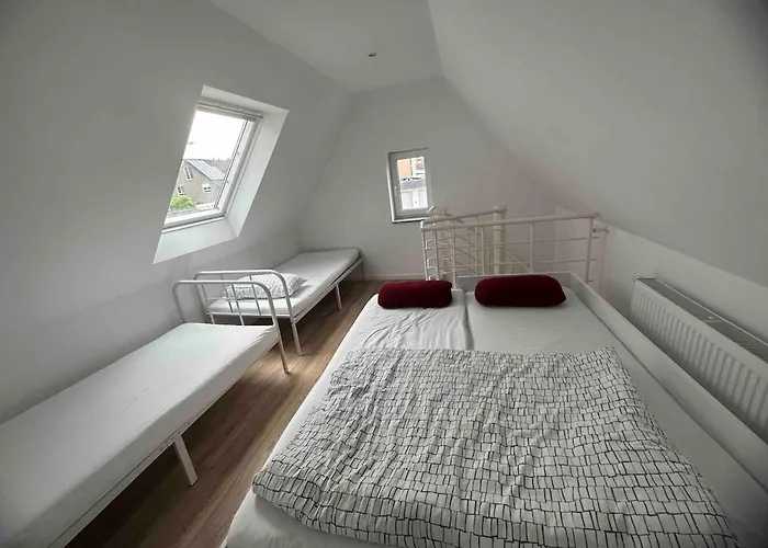 公寓 Charmantes 2-etagen Haeuschen- Koeln-phantasialand *