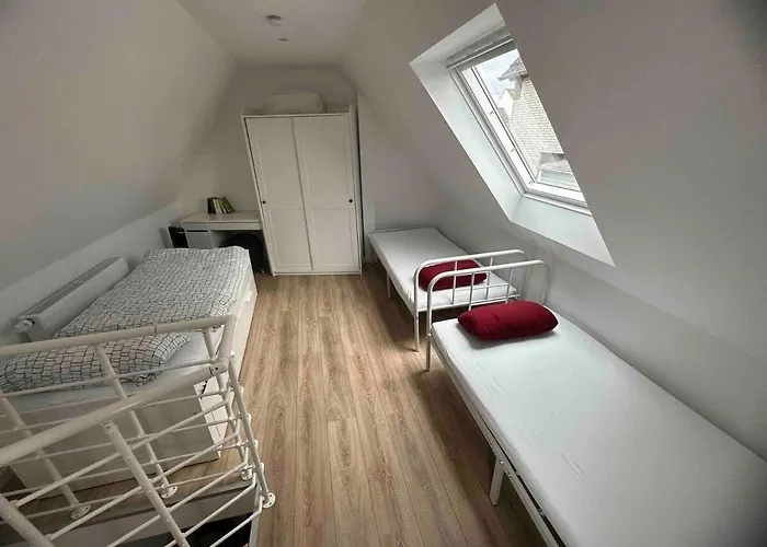 公寓 Charmantes 2-etagen Haeuschen- Koeln-phantasialand 胡尔特